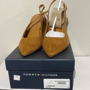 Tommy Hilfiger Women's Azalee Slingback Pumps Suede
